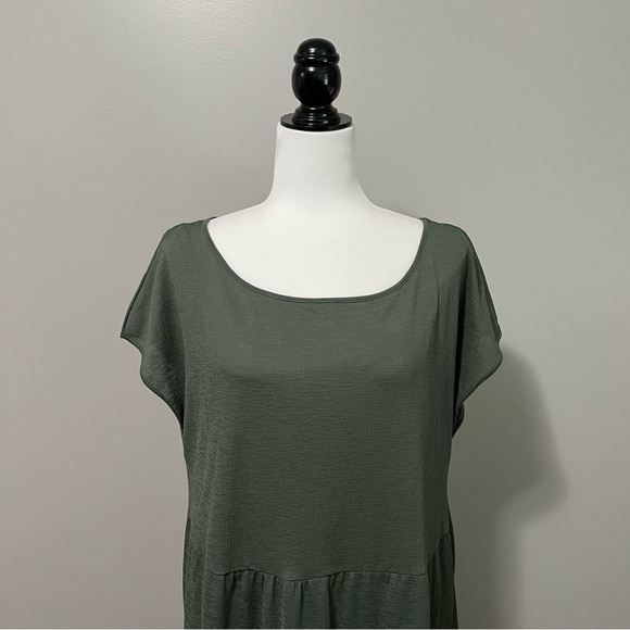 Love & Legend Cap Sleeve Green Tiered Midi Dress - Picture 3 of 12